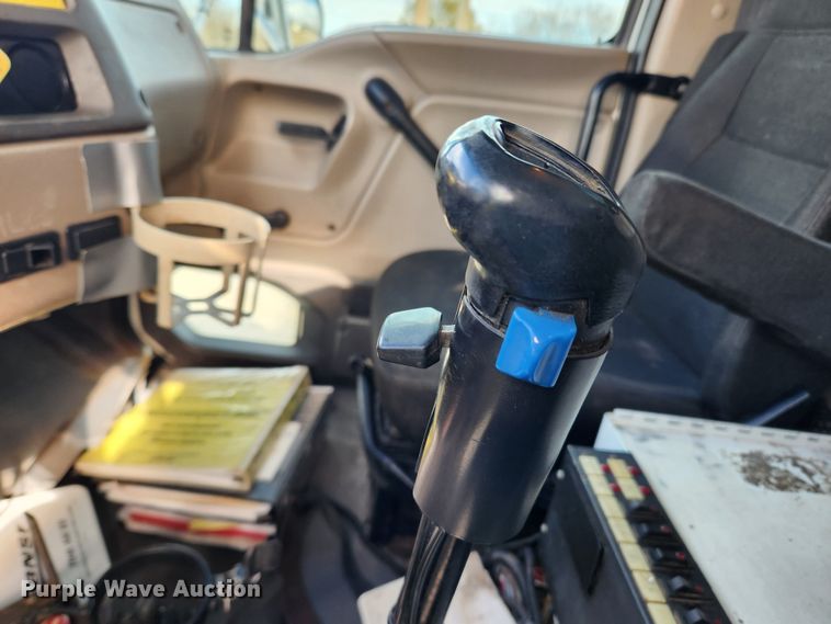 image for item KT9400 2007 Sterling L8500  crane truck