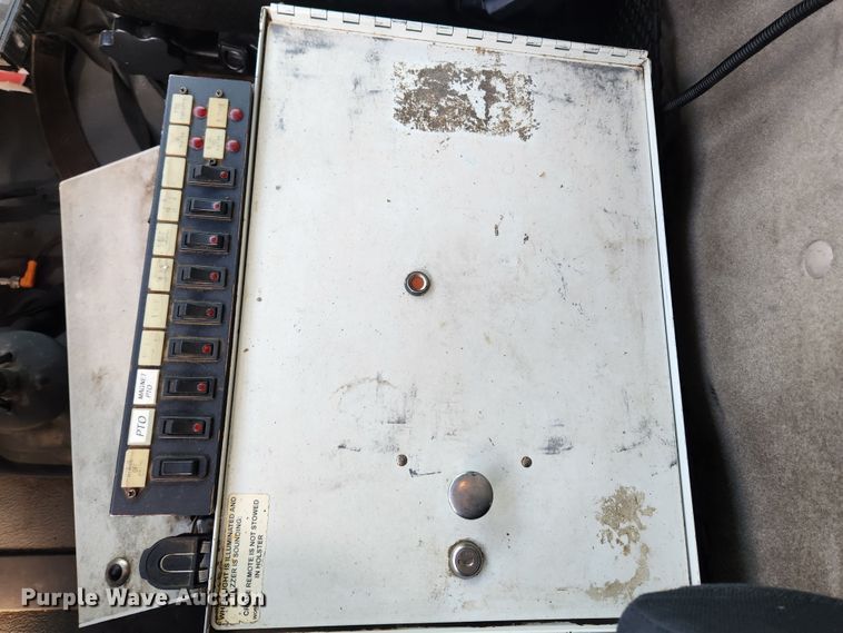 image for item KT9400 2007 Sterling L8500  crane truck