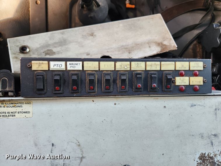 image for item KT9400 2007 Sterling L8500  crane truck