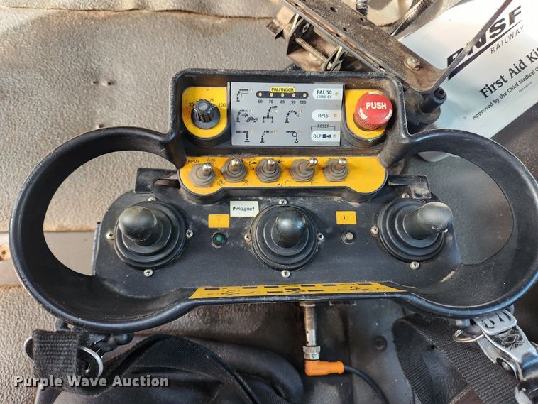 image for item KT9400 2007 Sterling L8500  crane truck