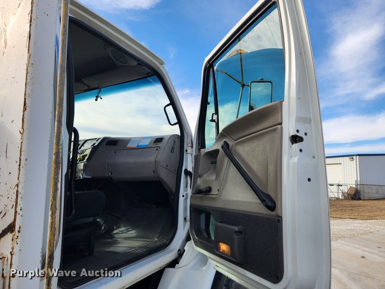 image for item KT9400 2007 Sterling L8500  crane truck