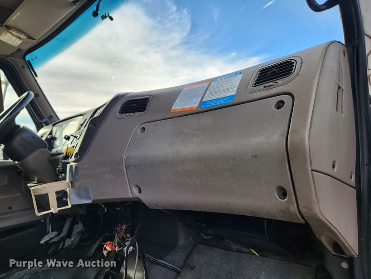 image for item KT9400 2007 Sterling L8500  crane truck