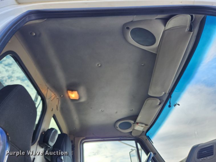 image for item KT9400 2007 Sterling L8500  crane truck