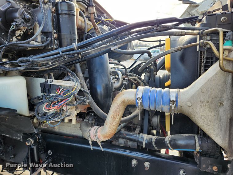 image for item KT9400 2007 Sterling L8500  crane truck