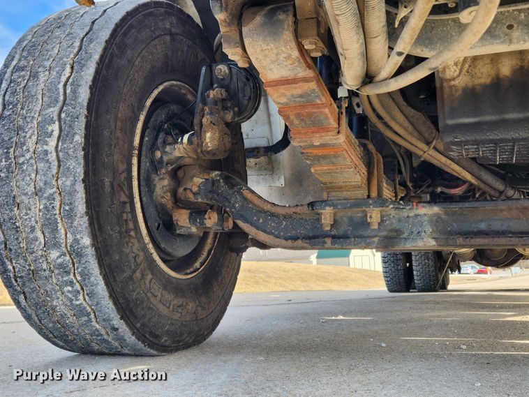 image for item KT9400 2007 Sterling L8500  crane truck