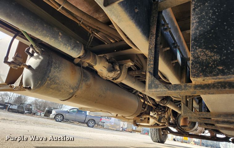 image for item KT9400 2007 Sterling L8500  crane truck