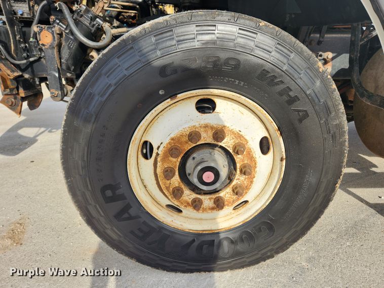 image for item KT9400 2007 Sterling L8500  crane truck