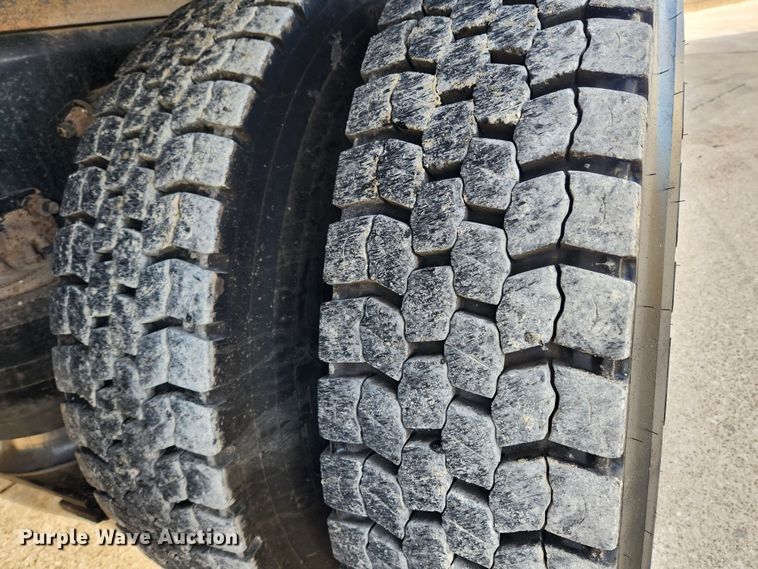 image for item KT9400 2007 Sterling L8500  crane truck