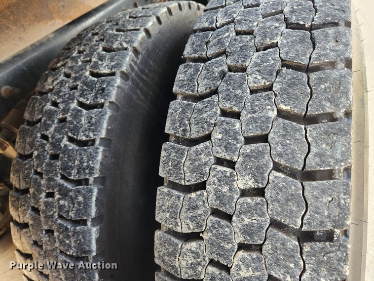 image for item KT9400 2007 Sterling L8500  crane truck