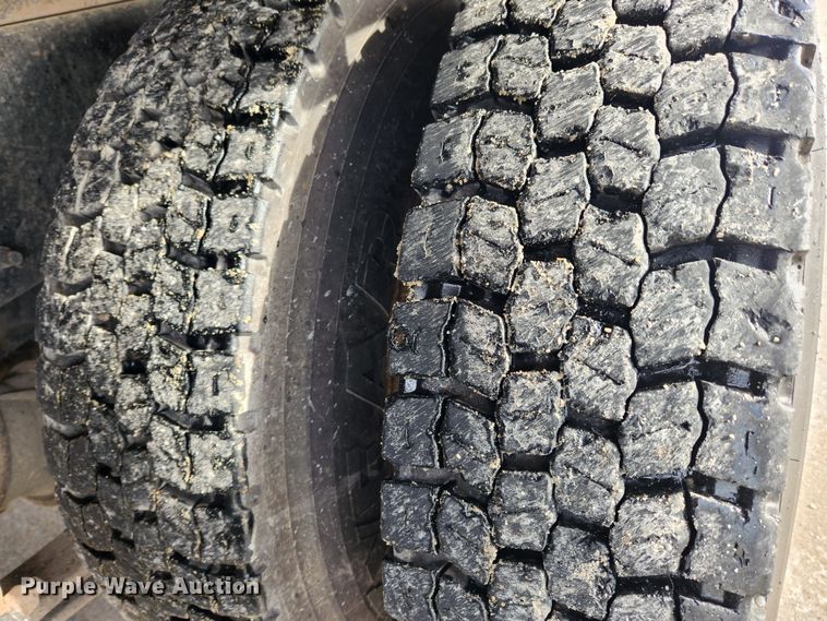 image for item KT9400 2007 Sterling L8500  crane truck