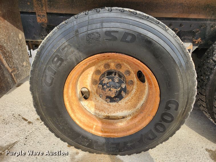 image for item KT9400 2007 Sterling L8500  crane truck