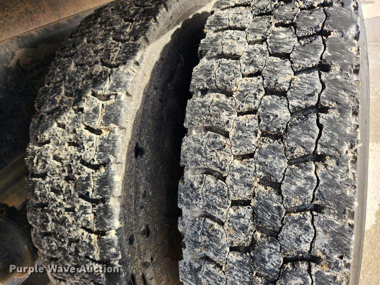 image for item KT9400 2007 Sterling L8500  crane truck