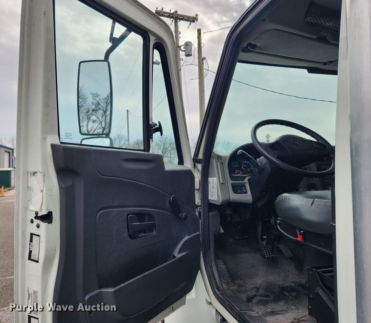 image for item KT9408 2014 International DuraStar 4300  box truck