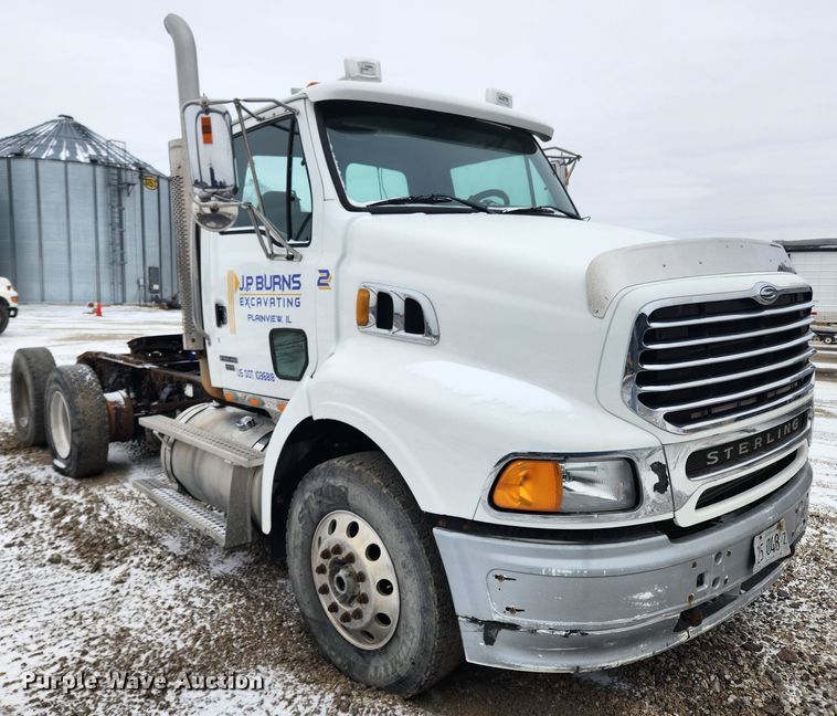 image for item KT9412 2007 Sterling A9500  semi truck