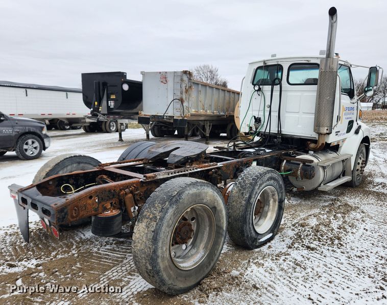 image for item KT9412 2007 Sterling A9500  semi truck
