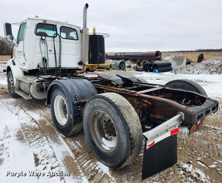 image for item KT9412 2007 Sterling A9500  semi truck