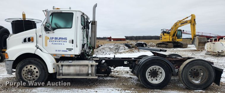image for item KT9412 2007 Sterling A9500  semi truck