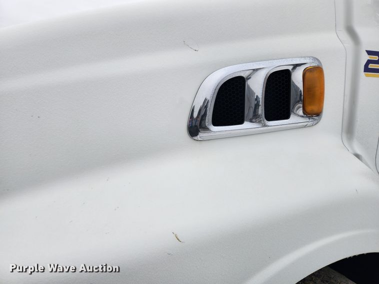 image for item KT9412 2007 Sterling A9500  semi truck
