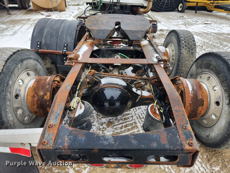 image for item KT9412 2007 Sterling A9500  semi truck