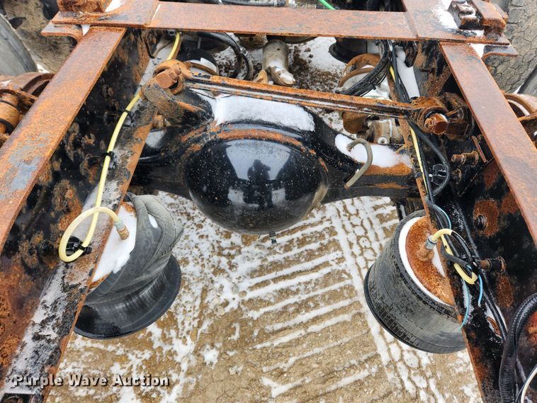 image for item KT9412 2007 Sterling A9500  semi truck