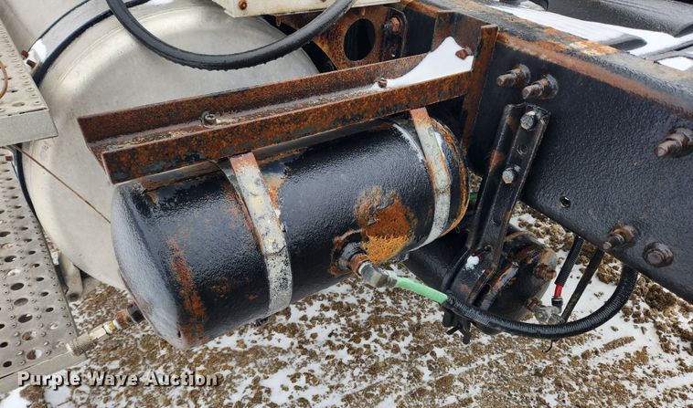 image for item KT9412 2007 Sterling A9500  semi truck