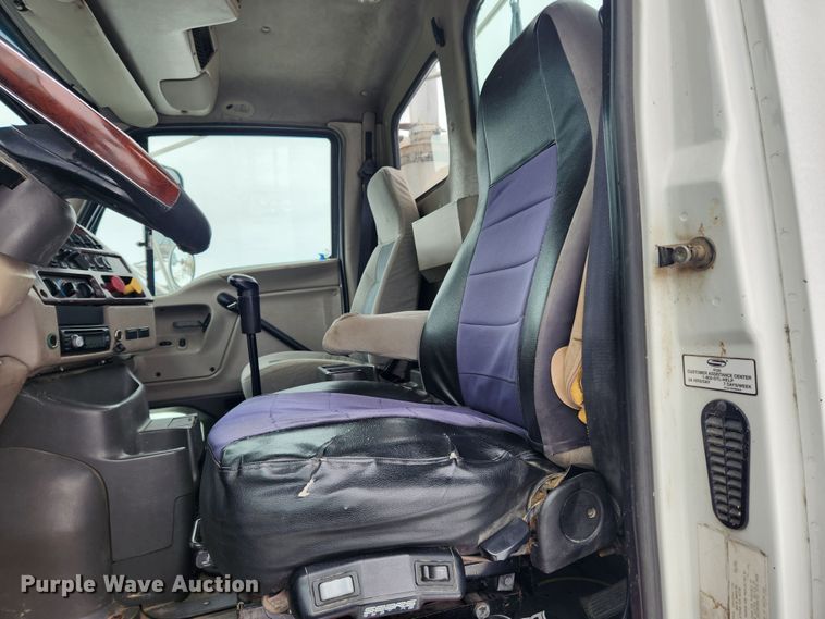 image for item KT9412 2007 Sterling A9500  semi truck