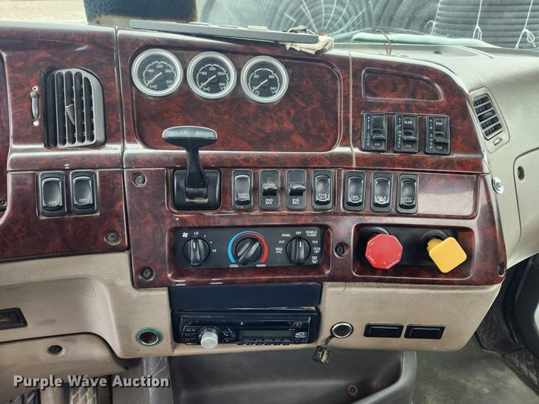 image for item KT9412 2007 Sterling A9500  semi truck