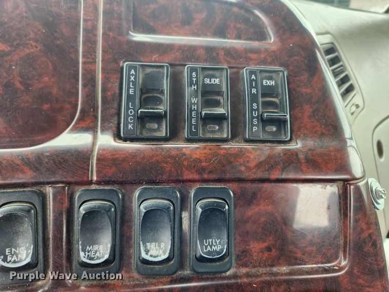 image for item KT9412 2007 Sterling A9500  semi truck