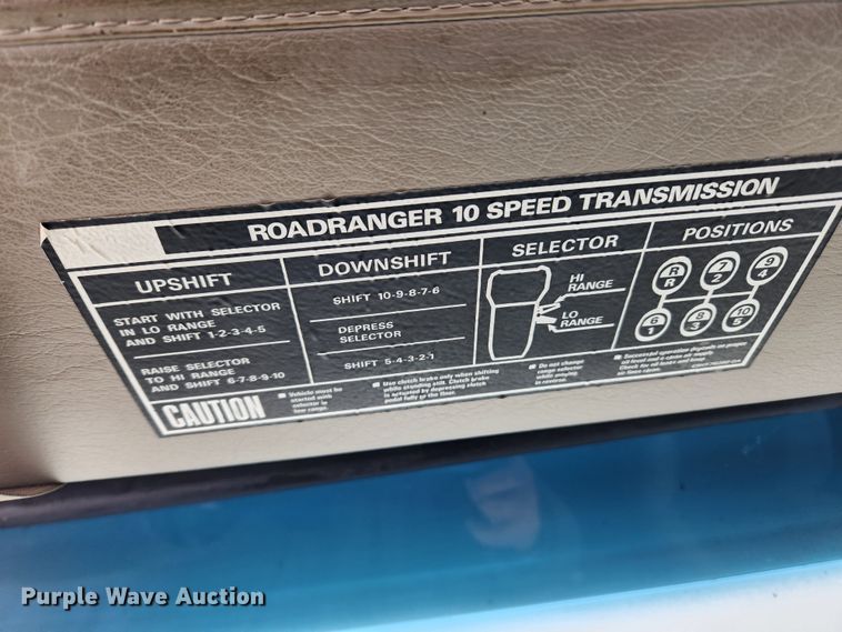 image for item KT9412 2007 Sterling A9500  semi truck