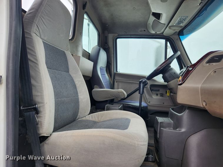 image for item KT9412 2007 Sterling A9500  semi truck