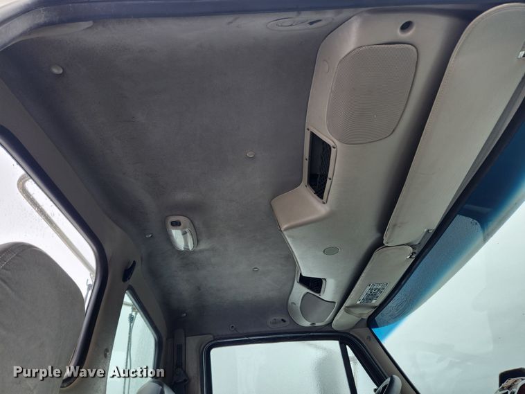 image for item KT9412 2007 Sterling A9500  semi truck