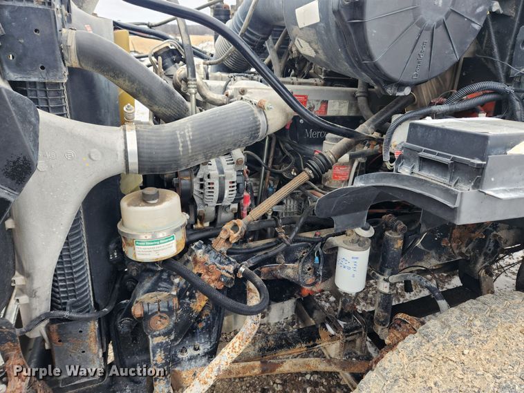 image for item KT9412 2007 Sterling A9500  semi truck