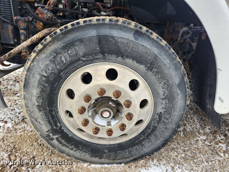 image for item KT9412 2007 Sterling A9500  semi truck