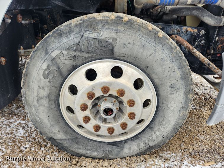 image for item KT9412 2007 Sterling A9500  semi truck