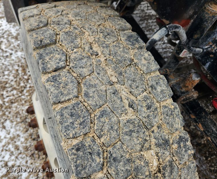 image for item KT9412 2007 Sterling A9500  semi truck