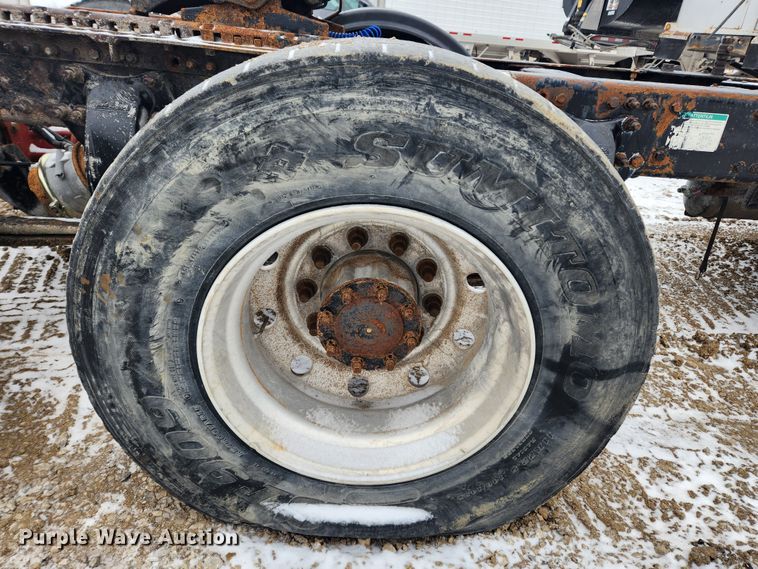 image for item KT9412 2007 Sterling A9500  semi truck