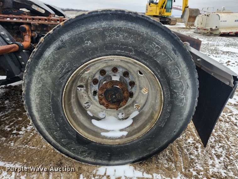 image for item KT9412 2007 Sterling A9500  semi truck