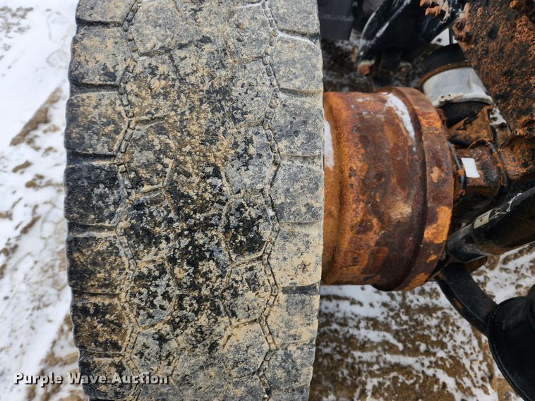 image for item KT9412 2007 Sterling A9500  semi truck