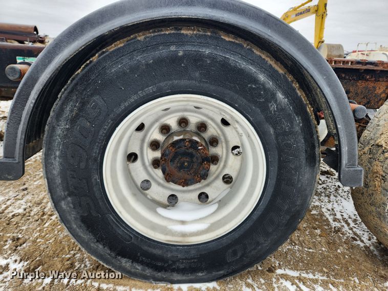 image for item KT9412 2007 Sterling A9500  semi truck