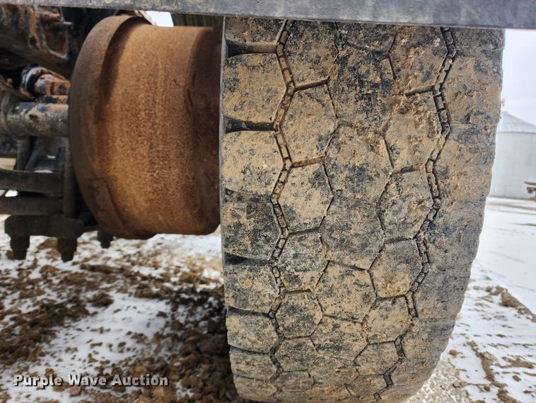 image for item KT9412 2007 Sterling A9500  semi truck