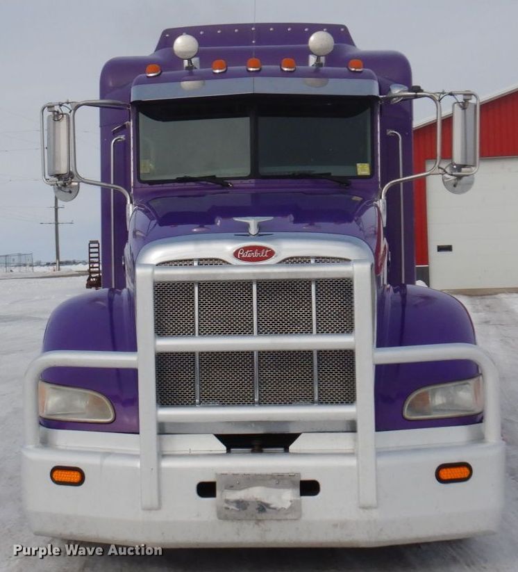 image for item KU9727 2012 Peterbilt 386  semi truck