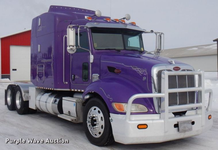 image for item KU9727 2012 Peterbilt 386  semi truck