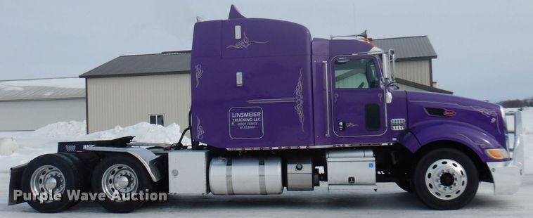 image for item KU9727 2012 Peterbilt 386  semi truck