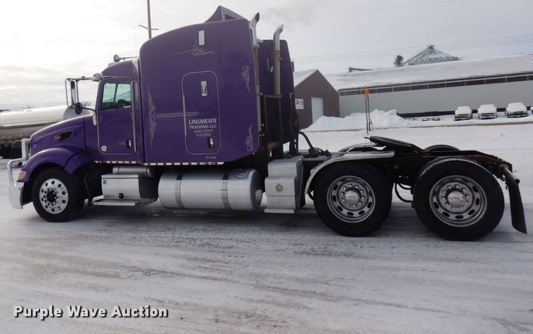image for item KU9727 2012 Peterbilt 386  semi truck