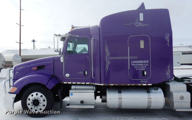 image for item KU9727 2012 Peterbilt 386  semi truck