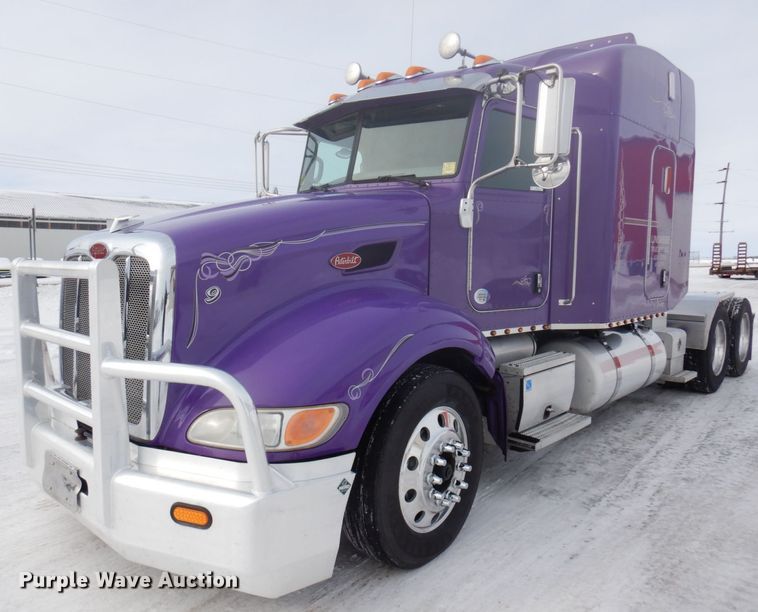 image for item KU9727 2012 Peterbilt 386  semi truck