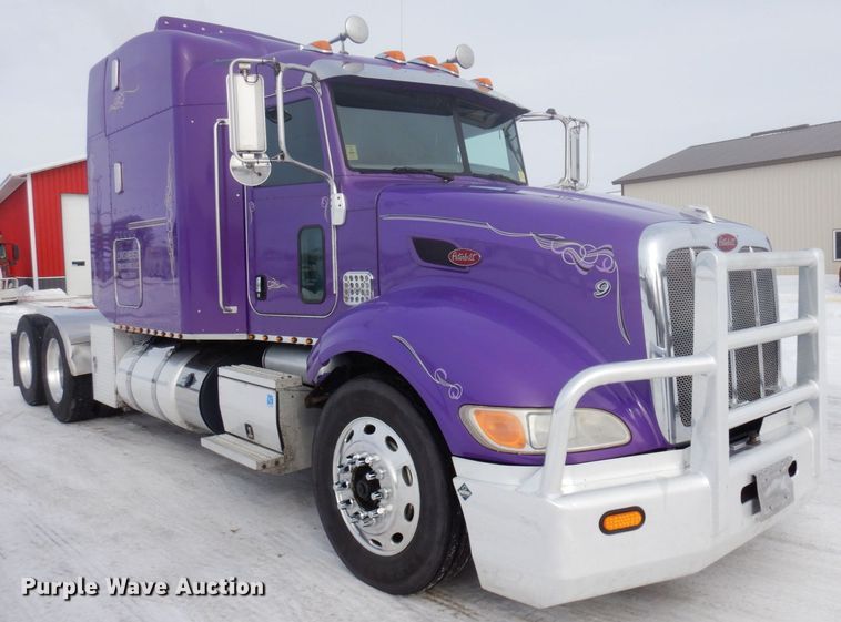 image for item KU9727 2012 Peterbilt 386  semi truck