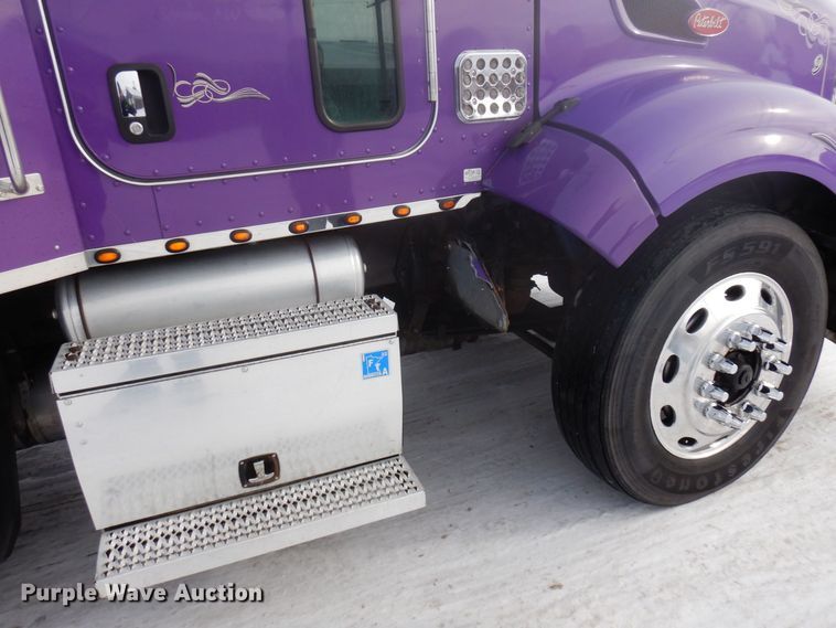 image for item KU9727 2012 Peterbilt 386  semi truck
