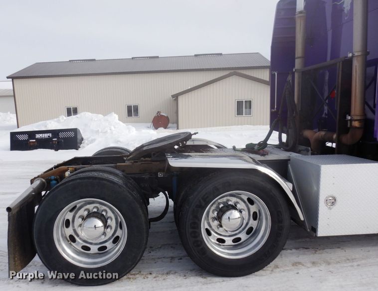 image for item KU9727 2012 Peterbilt 386  semi truck