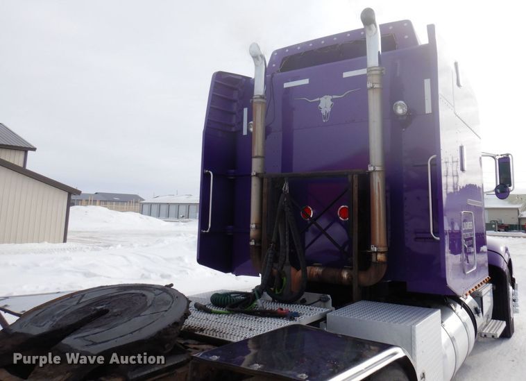 image for item KU9727 2012 Peterbilt 386  semi truck